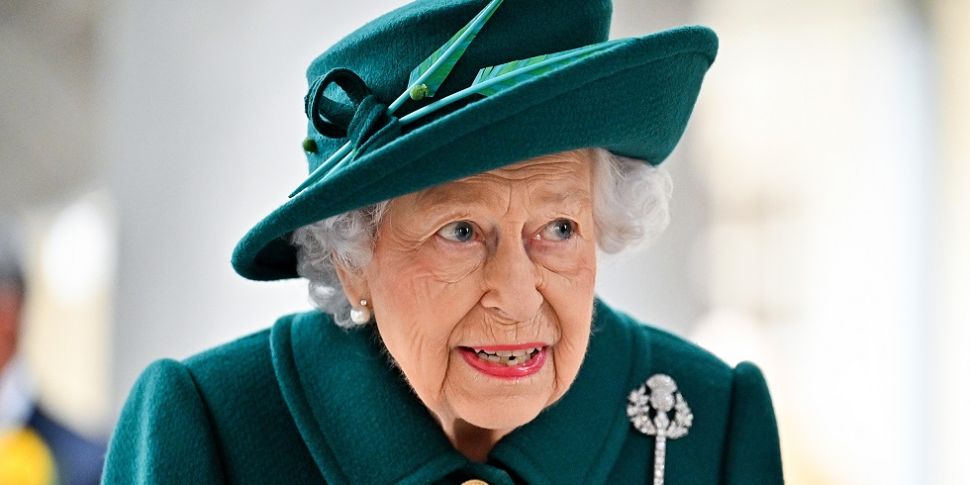 queen-elizabeth-easter-kb-2x1-220414-49ef0e